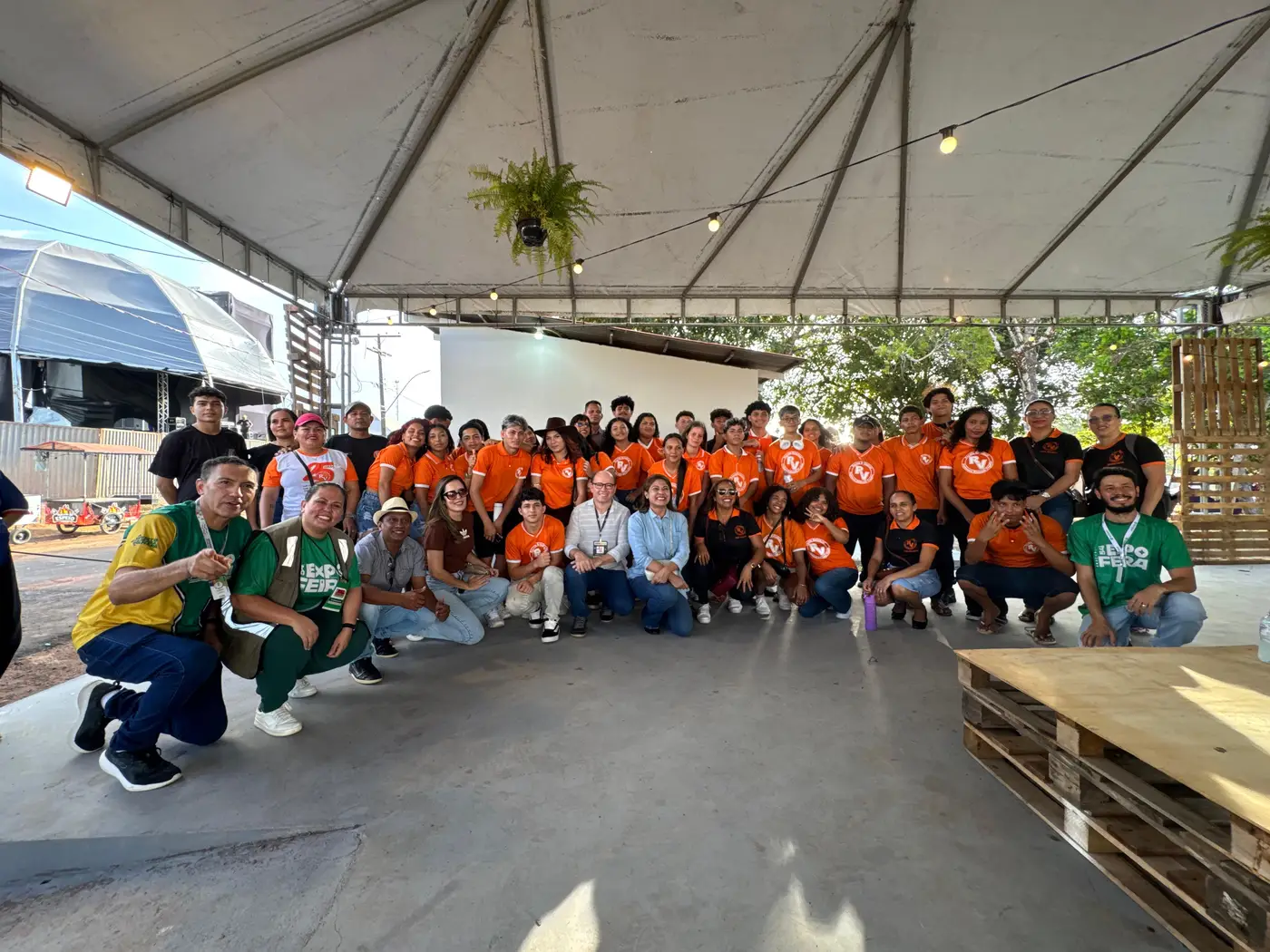 A ideia de levar os estudantes para ver, de perto, o recolhimento de resíduos sólidos na Expofeira busca despertar nos jovens uma visão crítica sobre a importância da conservação do meio ambiente