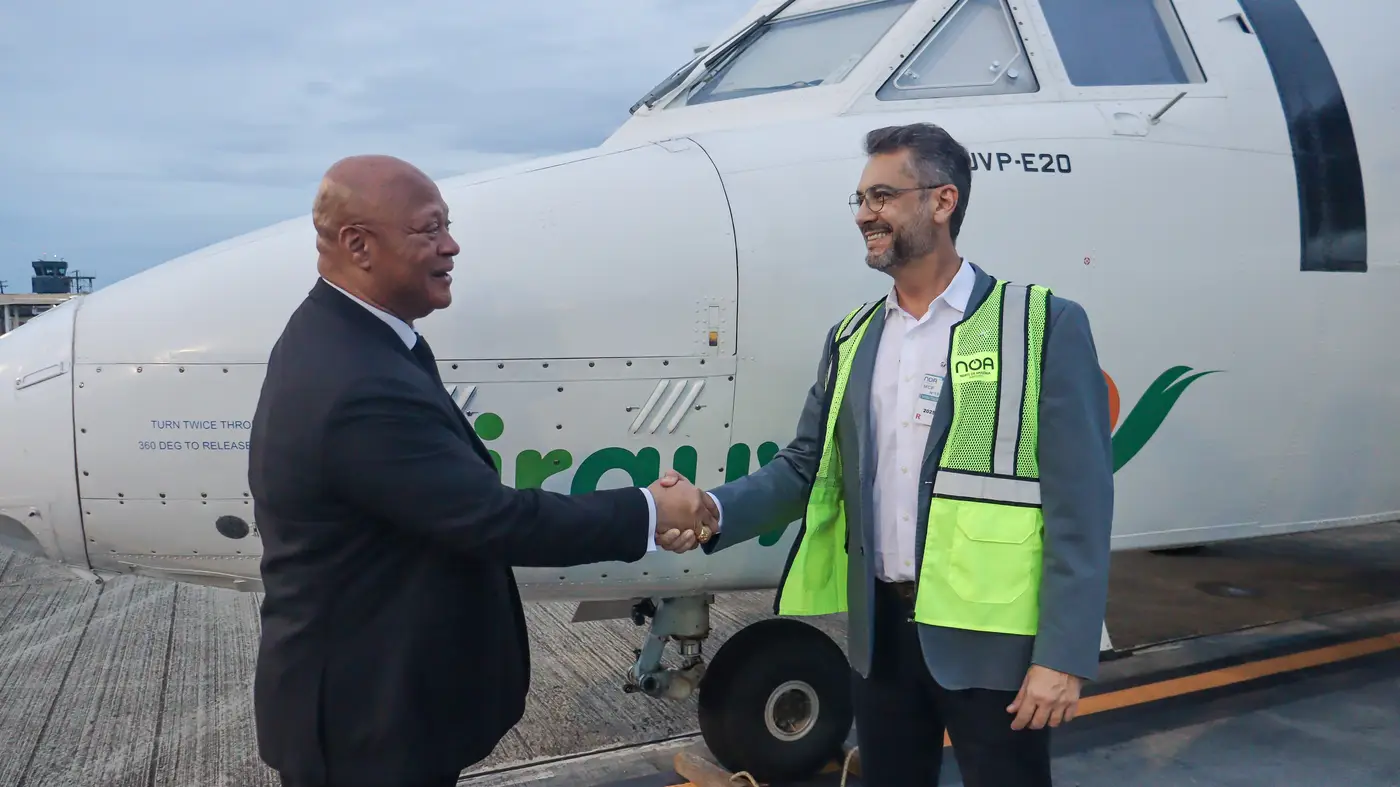 Governador Clécio Luís e Jean-Lu Le West, presidente da Câmara de Turismo da Guiana Francesa (CTG), selam a parceria para o projeto de implantação do voo direto