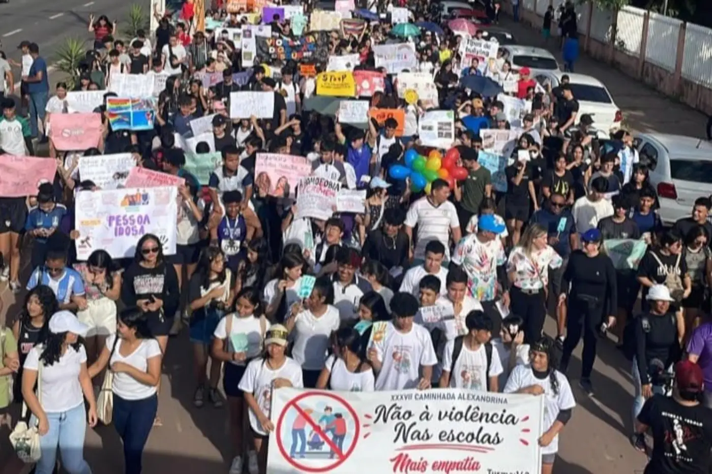 A tradicional corrida reúne alunos e toda a comunidade