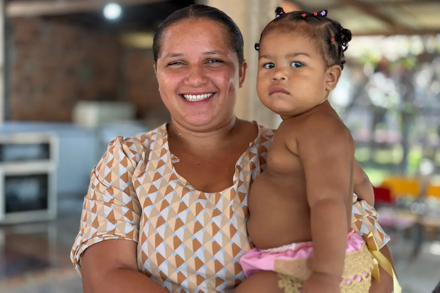 Maria de Nazaré Pereira, moradora do Santo Antônio do Matapi, levou a filha Kemelly