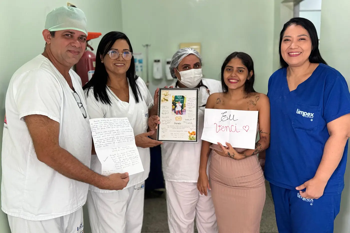 Equipe de multiprofissionais de saúde que acompanhou a internação de Michelly Santos no Hospital da Mulher Mãe Luzia