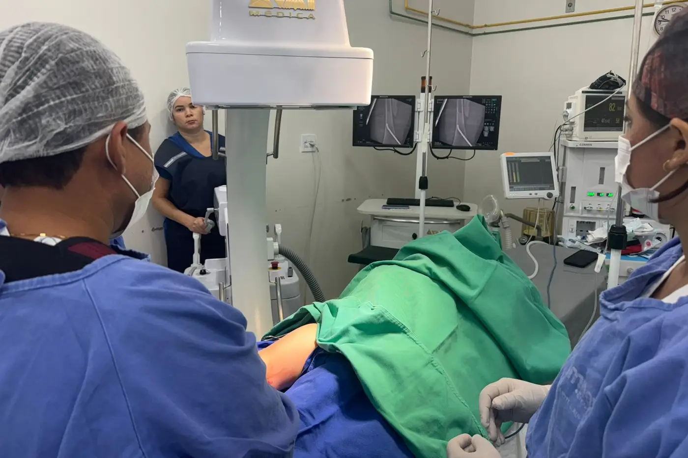 Guilherme Maciel, de 3 anos, operou o fêmur fraturado em menos de 24h no Hospital de Emergência de Macapá