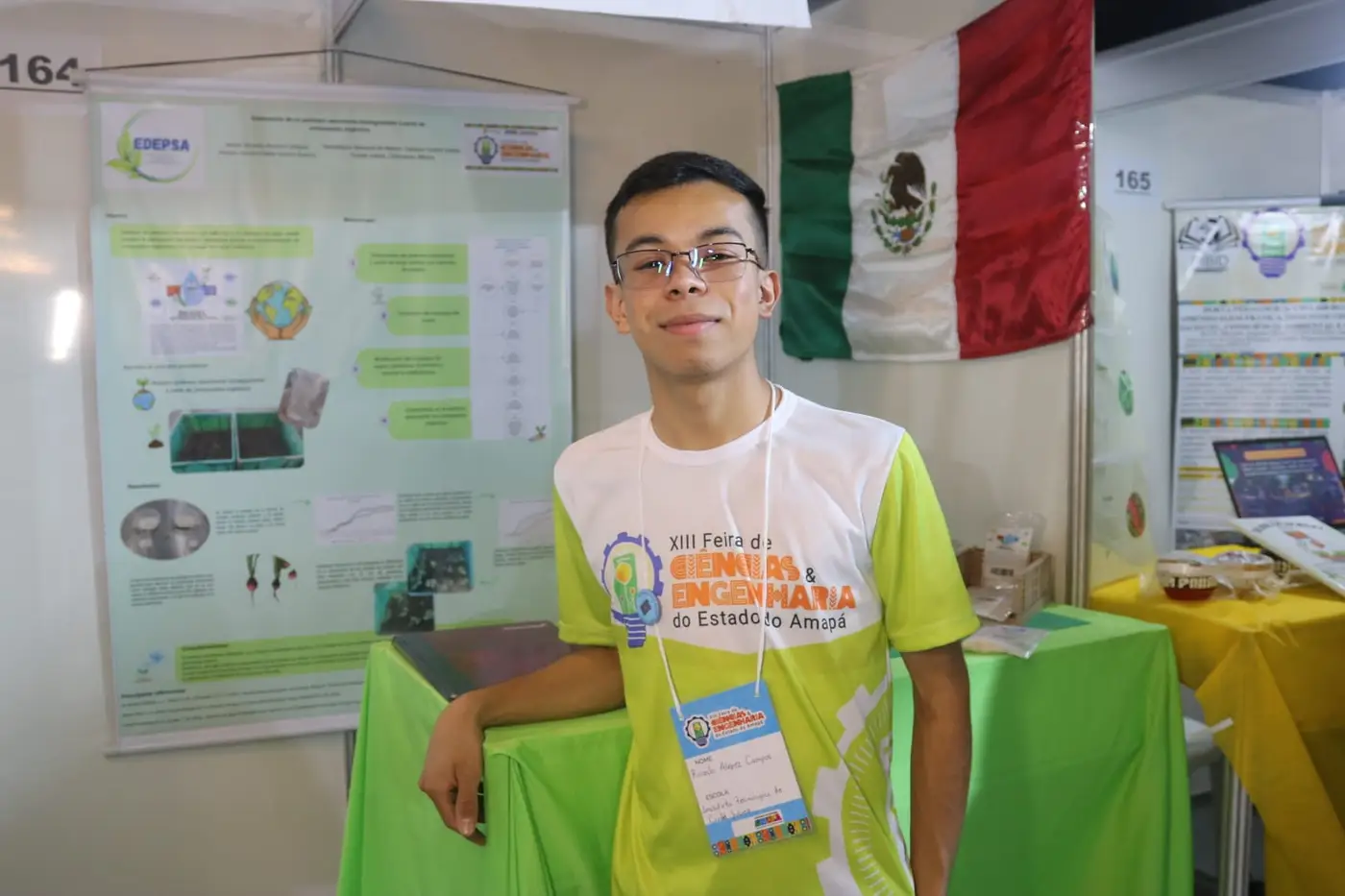 Ricardo Álvarez Campos apresentando projeto sustentável na 13ª Feceap