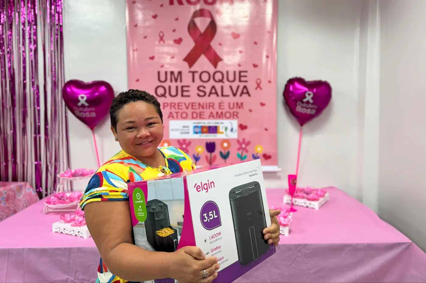 Leuliane Dias chegou cedo e com surpresa recebeu um presente da direção do hospital