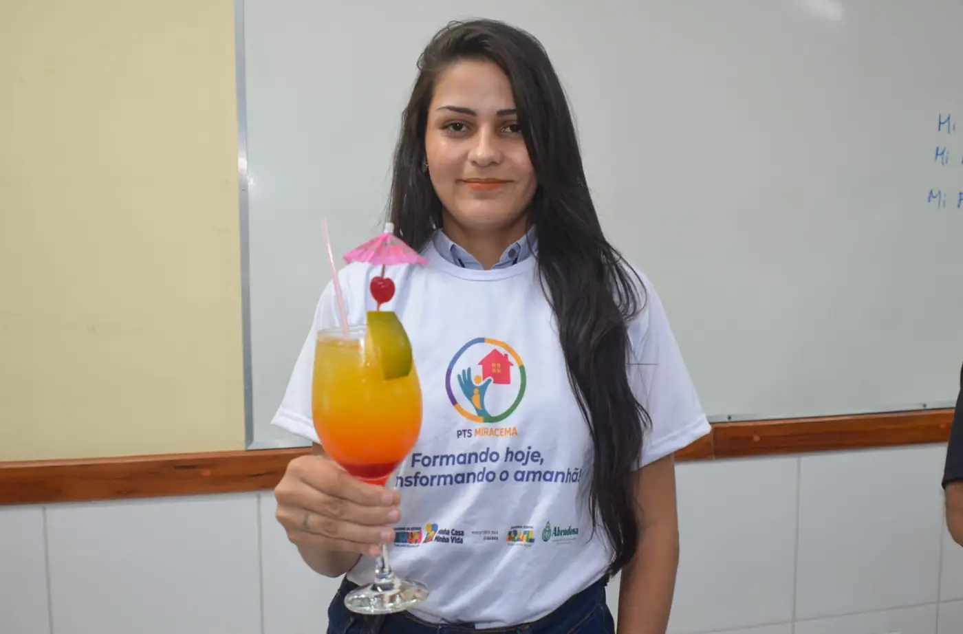 Dentre os 60 alunos, Rosângela Freitas, de 26 anos, foi uma das participantes dos cursos ofertados pelo Governo do Amapá nas áreas de bartender, mixologia e gestão em restaurante