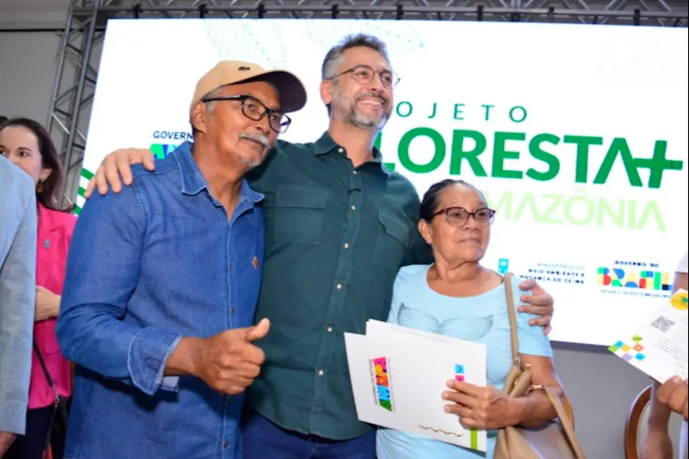Governador Clécio Luís, ao lado de produtores rurais do município de Tartarugalzinho