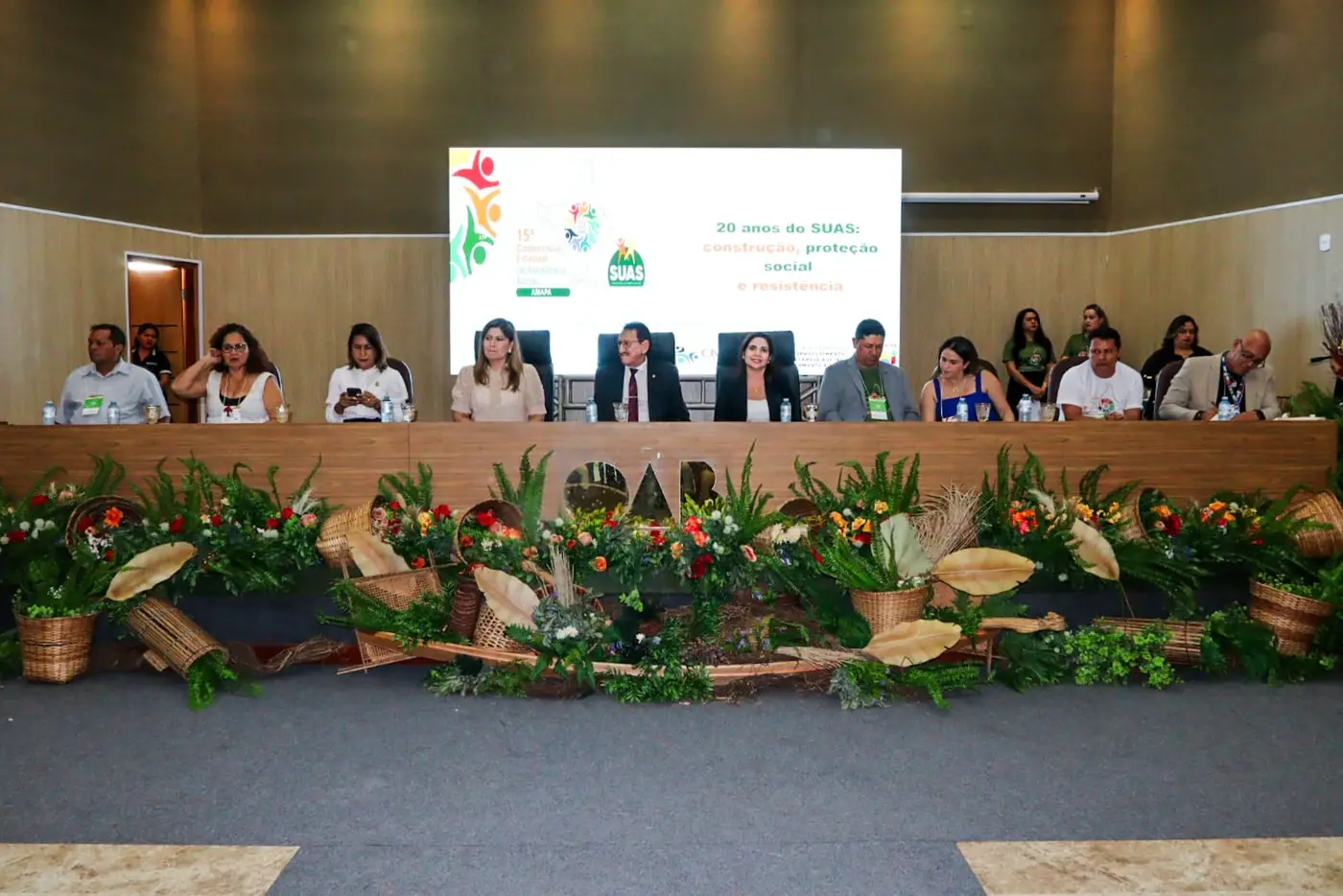 Durante os dois dias de programação, os participantes debatem cinco eixos temáticos