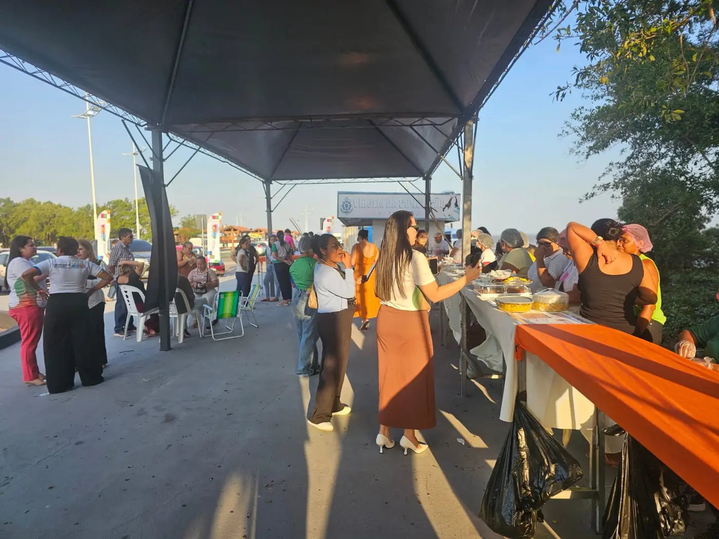 O evento reuniu cerca de 20 produtores e dez escolas da rede pública estadual, com apresentações culturais, degustações e exposições de alimentos regionais
