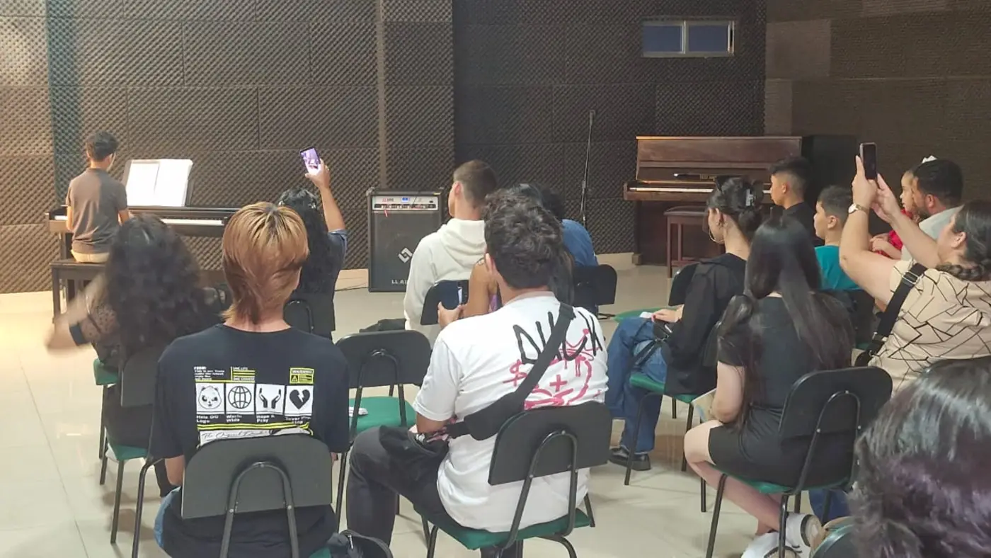 Apresentações solo mostraram o resultado do trabalho pedagógico realizado ao longo do ano pelos professores de piano