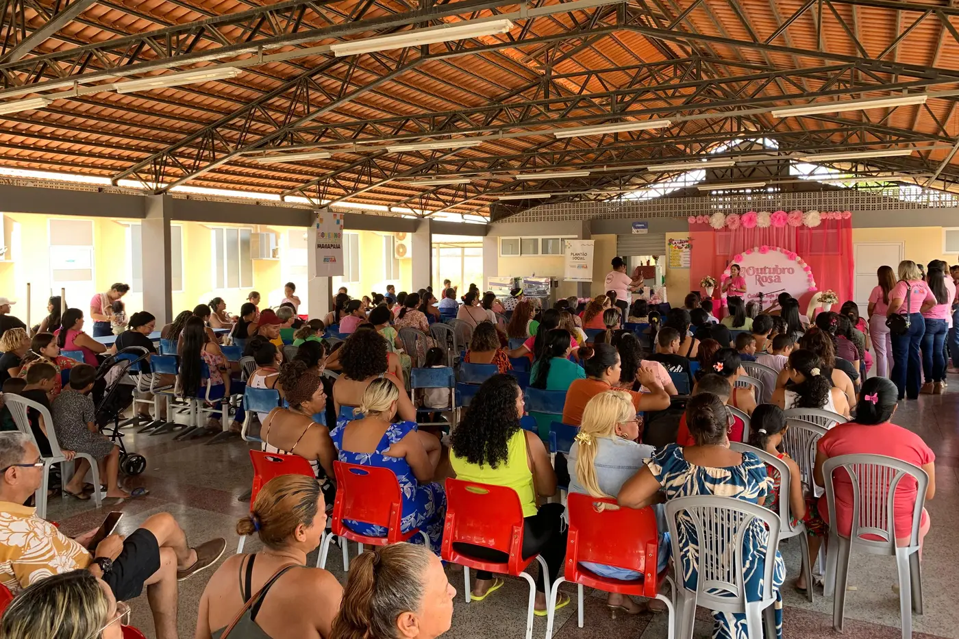 Serviços gratuitos reforçaram a importância da prevenção contra o câncer de mama