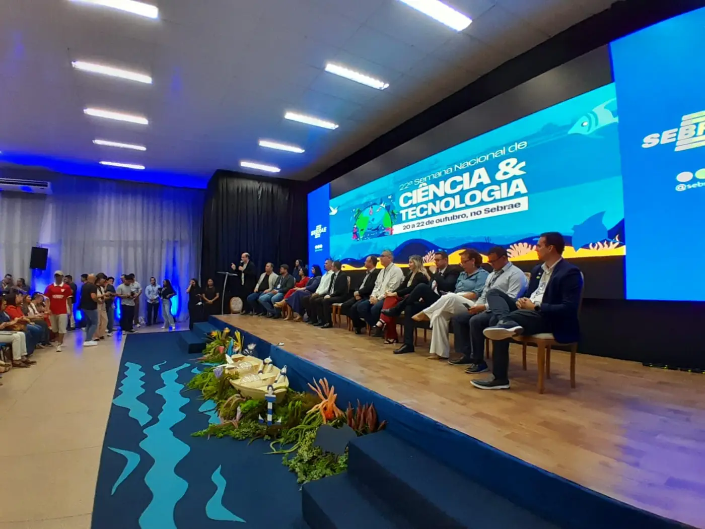 Autoridades de universidades e institutos de pesquisa estiveram na abertura do evento