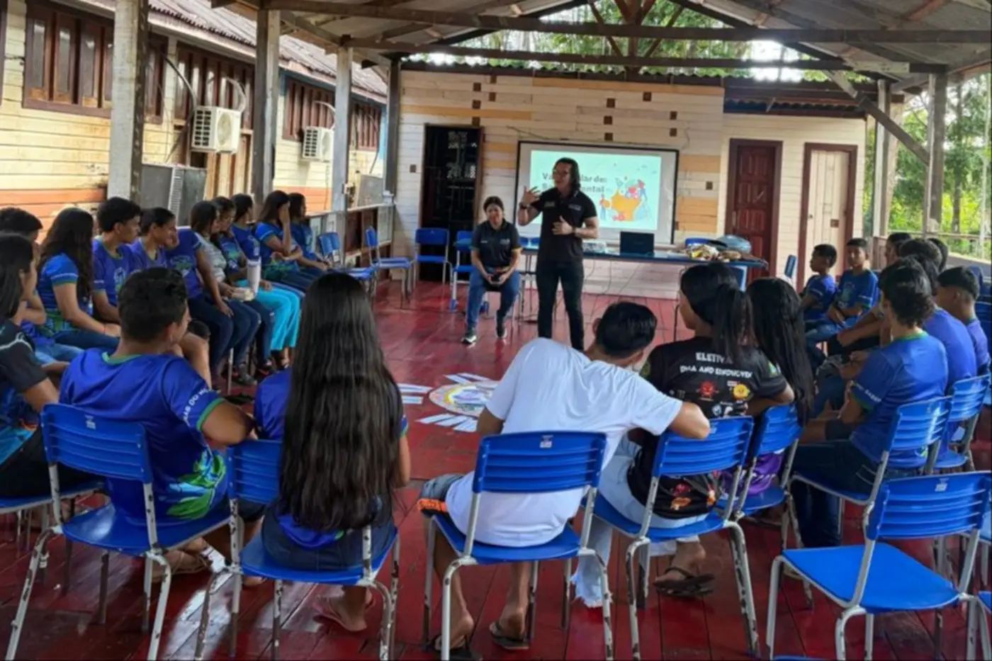 Atendimentos psicológicos e rodas de conversa fortalecem a saúde mental de alunos e servidores da rede estadual no Bailique