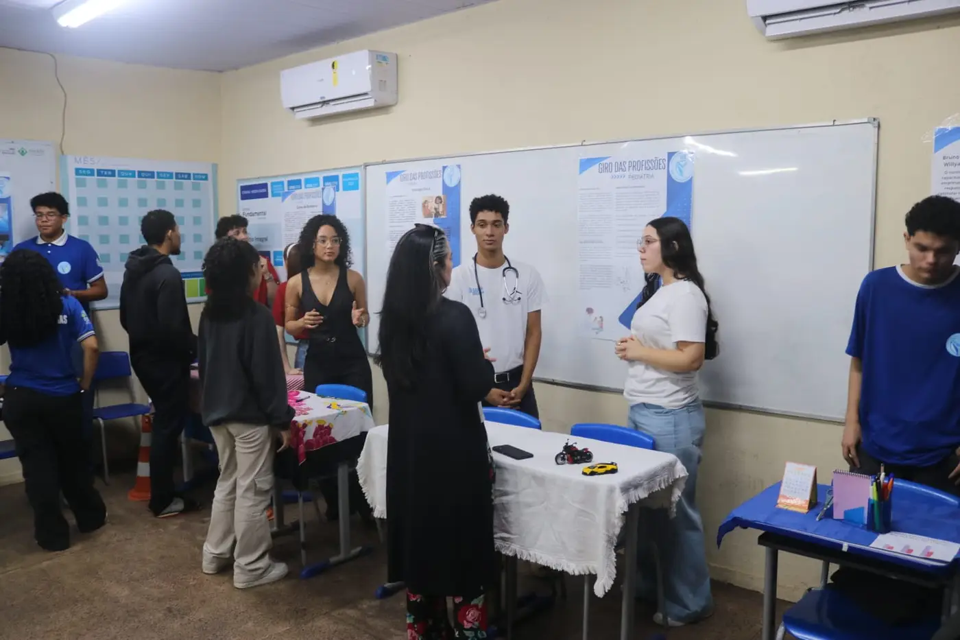 Com o tema “Minha Profissão, Meu Futuro!”, o evento reuniu cerca de 40 alunos das 2ª e 3ª séries do Ensino Médio