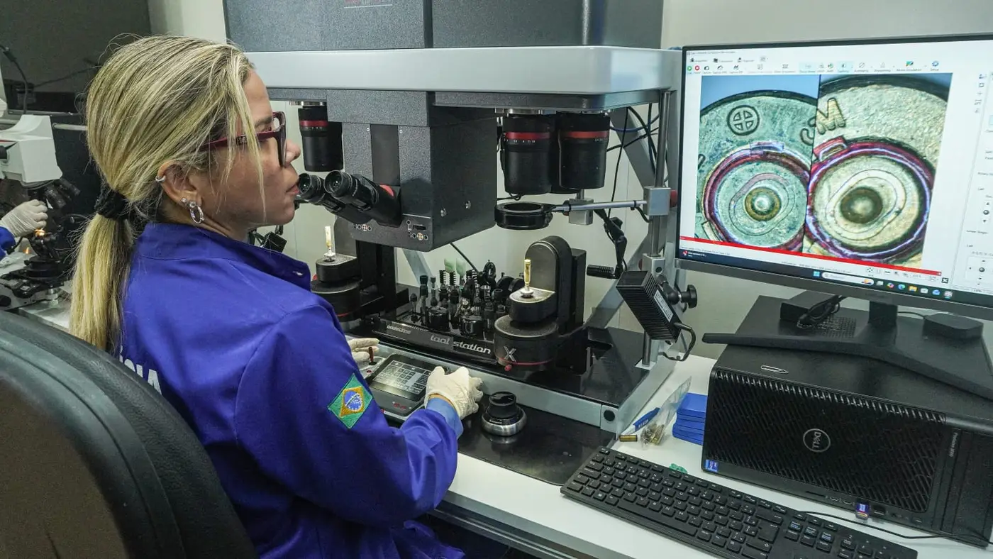 Análises realizadas pelos peritos identificam uma espécie de “DNA″ das armas