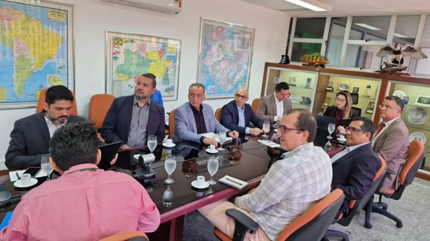 Membros do Comitê das Atividades de Pesquisa e Desenvolvimento na Amazônia (Capda) durante a reunião que contemplou a Ueap