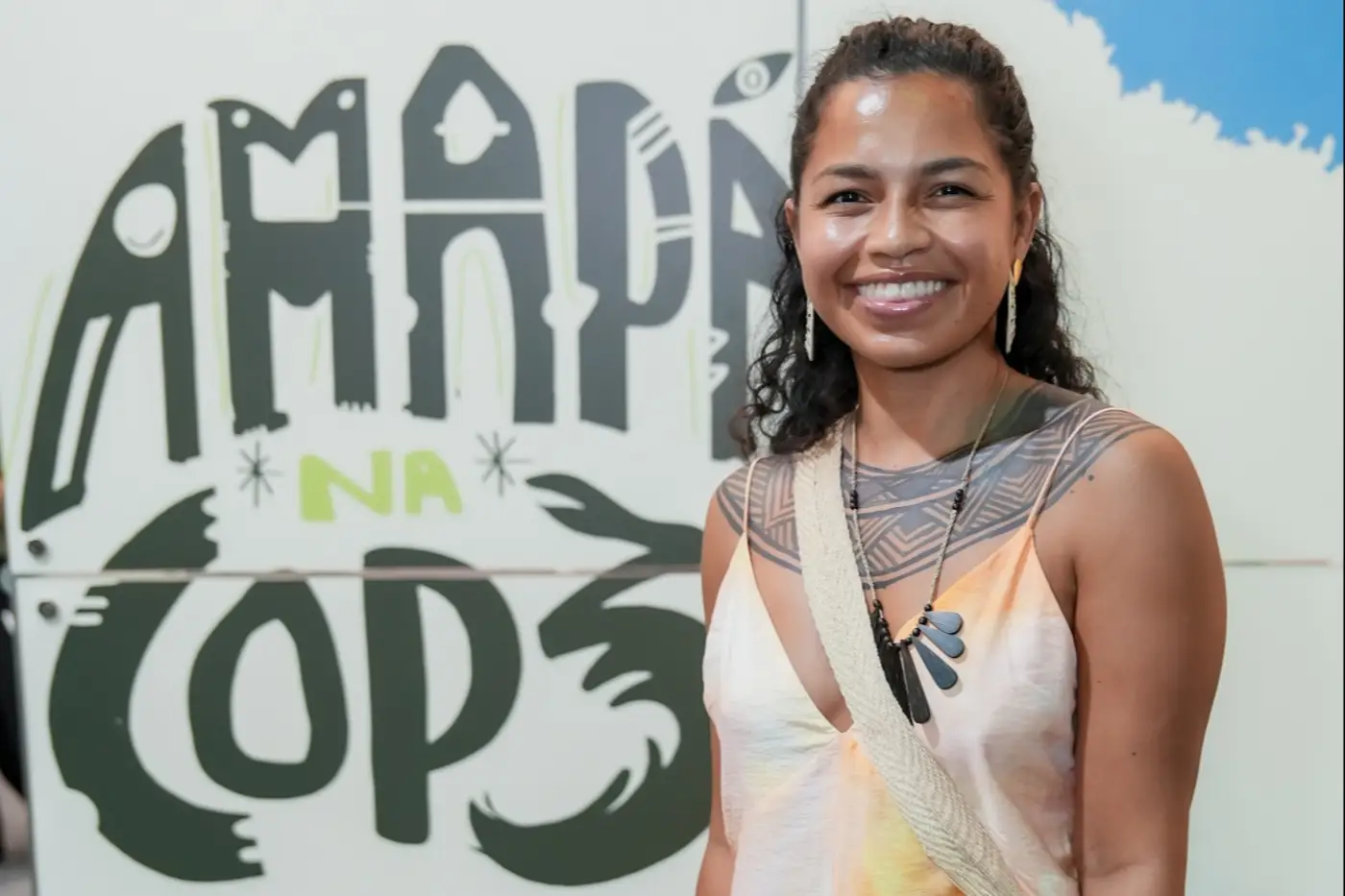 Katrine de Angeles, consultora global de saúde da Colômbia, durante visita ao estande do Amapá na COP30