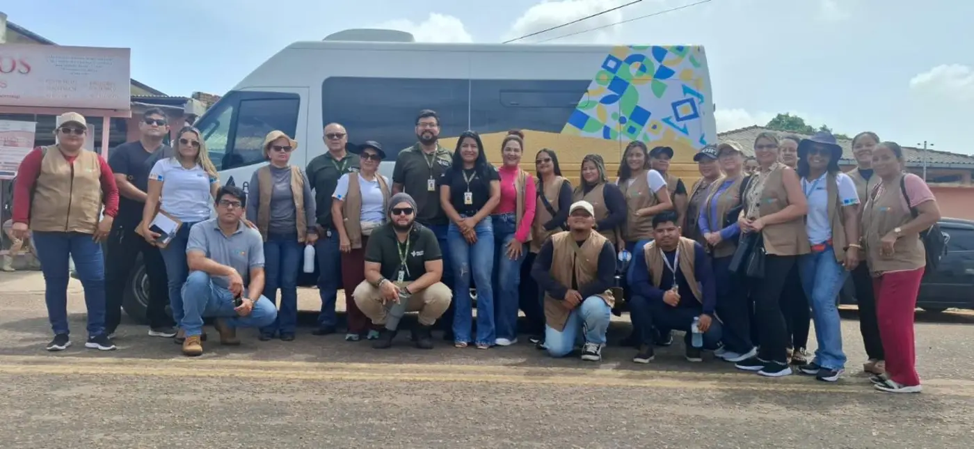 Durante as visitas, as equipes verificam a situação das propriedades, identificam possíveis ajustes necessários e orientam os moradores