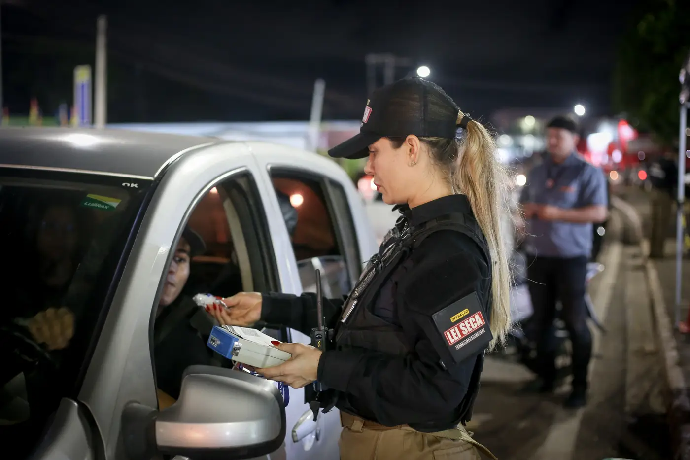 Operação Lei Seca aborda 95 condutores na zona norte de Macapá e 18 infrações são registradas.