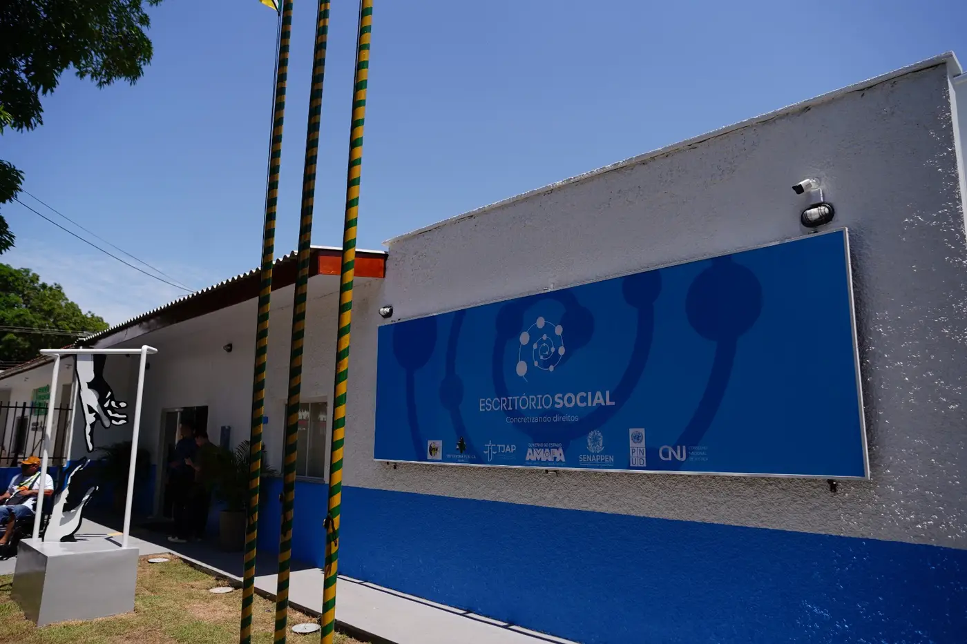 O equipamento oferece suporte em áreas essenciais, como trabalho, educação, moradia, saúde e assistência social