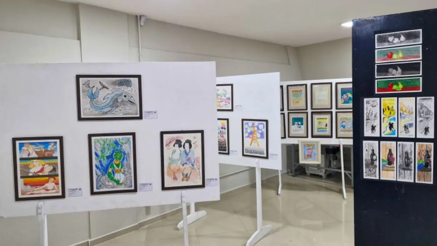 Evento expõe produções de desenho, pintura, fotografia, serigrafia e artesanato