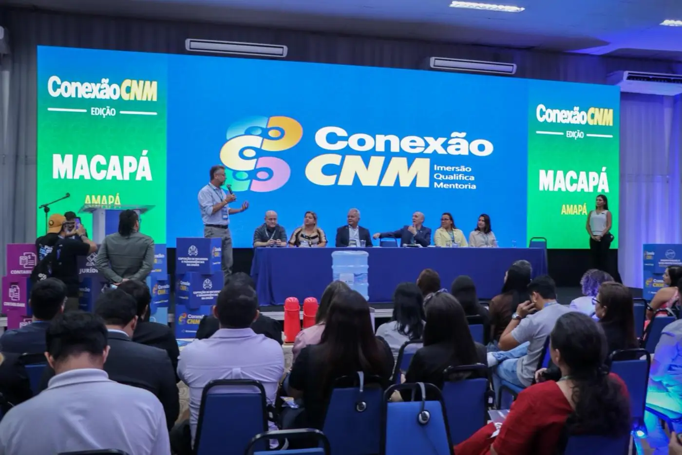 Governador Clécio Luís durante a abertura do Conexão CNM no Amapá, reforçando a união entre Estado e municípios