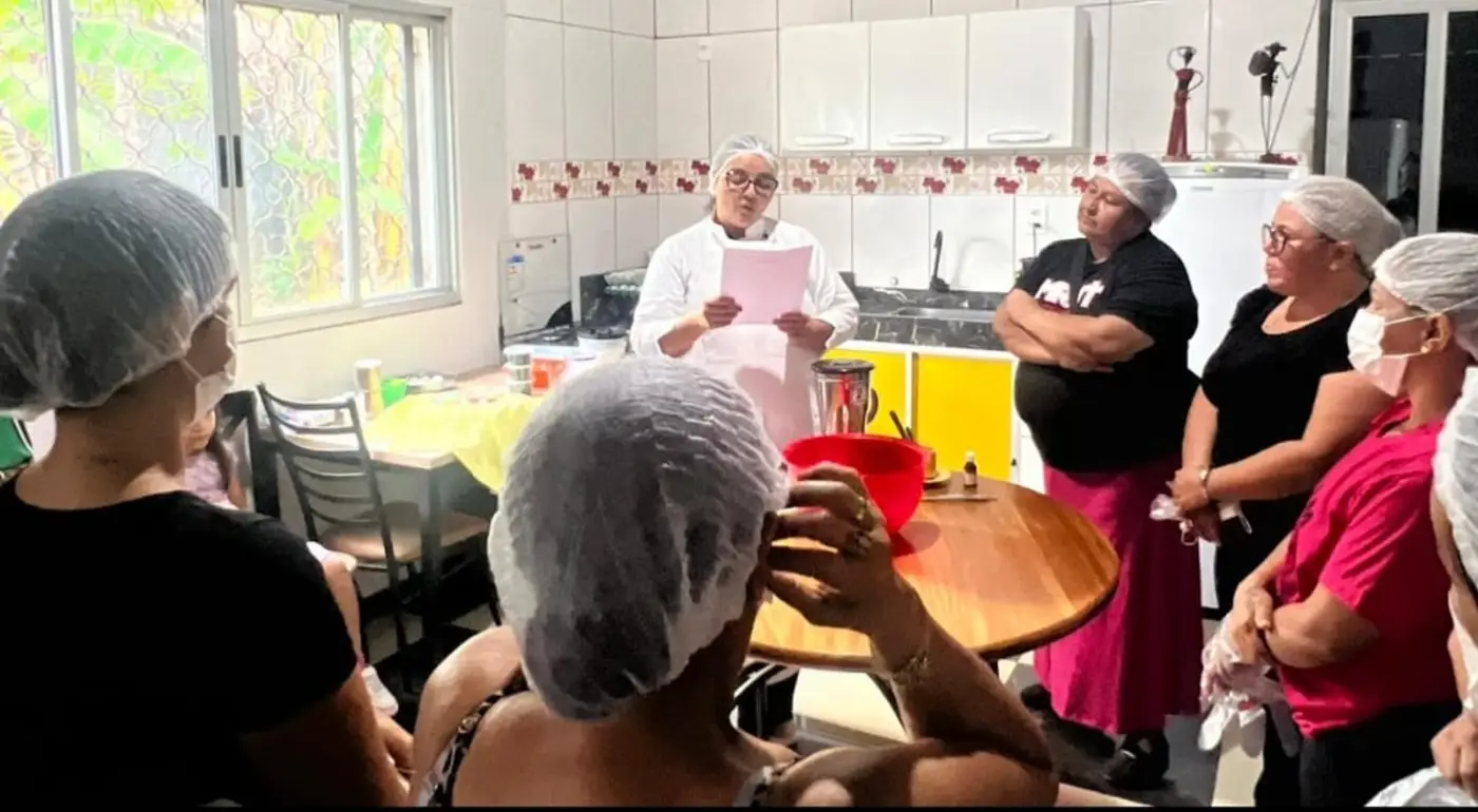 Oficina de mini panetone é realizada para mulheres no município do Oiapoque