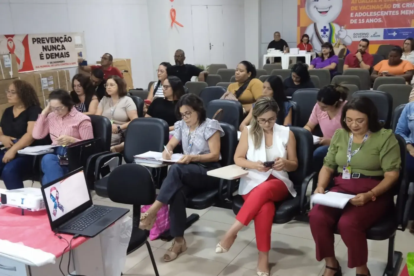 Participantes da mobilização regional do Dezembro Vermelho reforçam os 40 anos da resposta brasileira à Aids