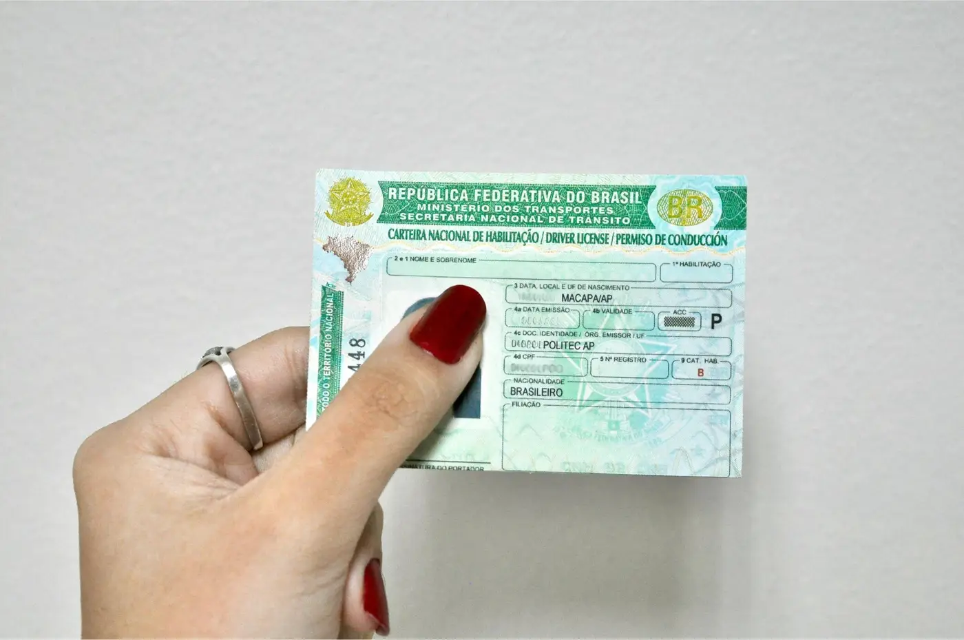 Até o momento, os serviços relacionados à Carteira Nacional de Habilitação (CNH) continuam sendo prestados da mesma forma