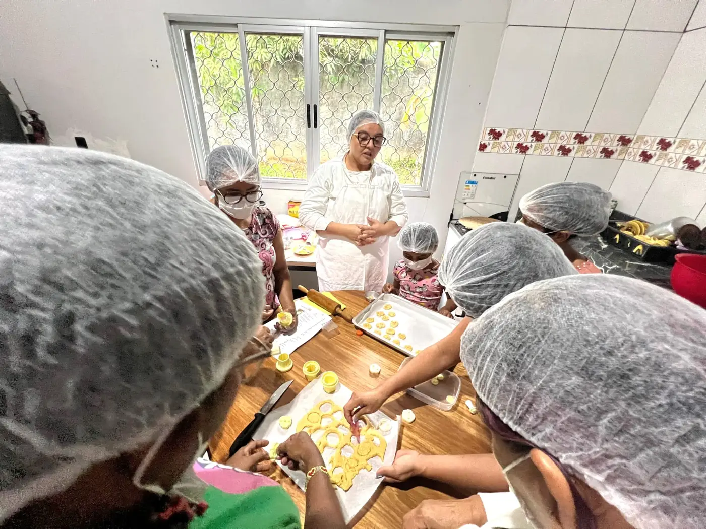 Fazer biscoitos é uma tradição no Natal