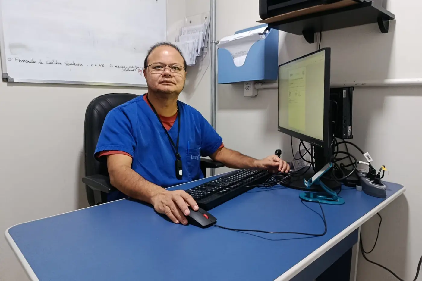 Médico Messias Macedo, especialista em cirurgia e traumatologia bucomaxilofacial do HE