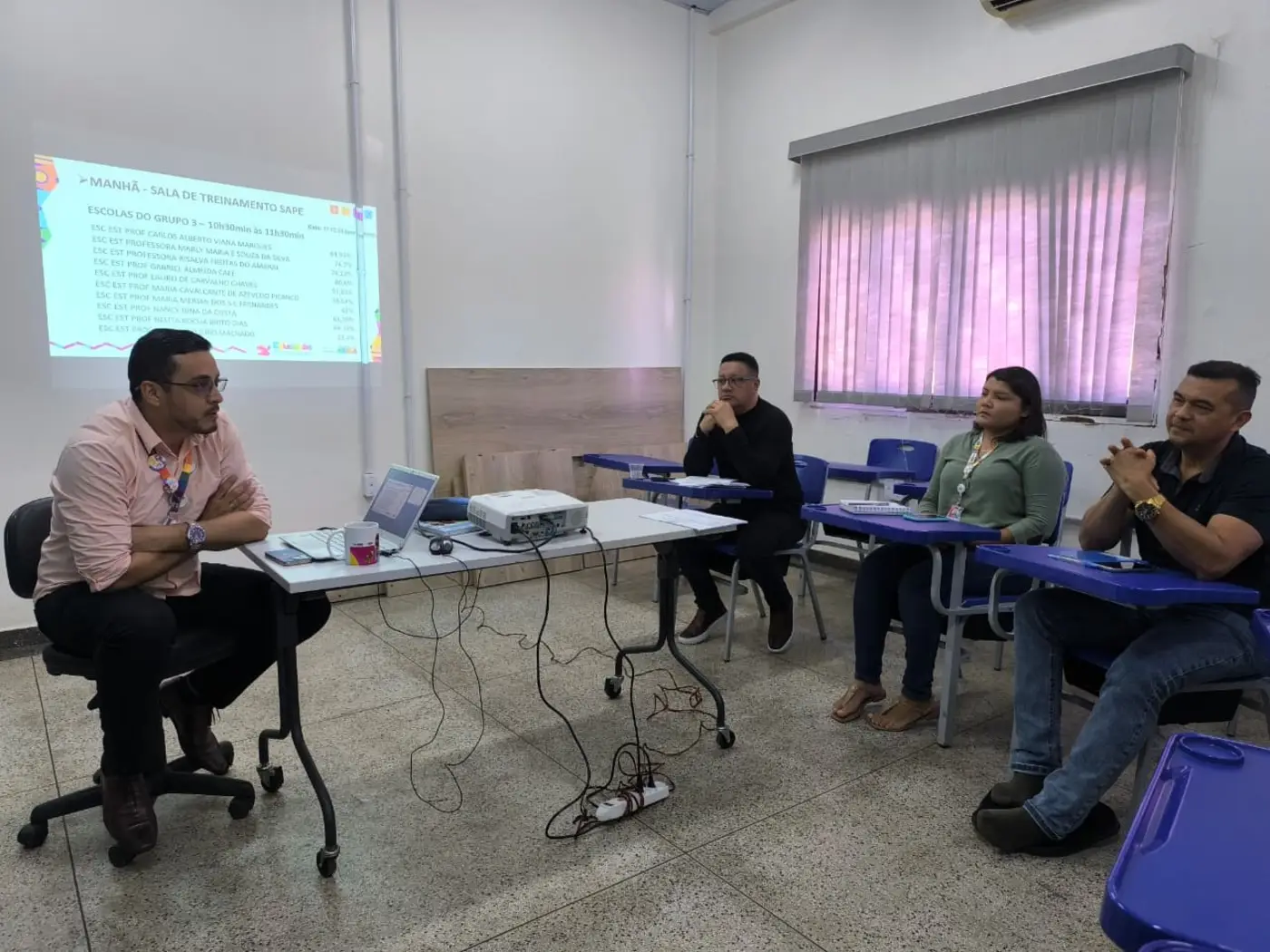 Orientações são realizadas presencial e virtualmente junto a escolas estaduais