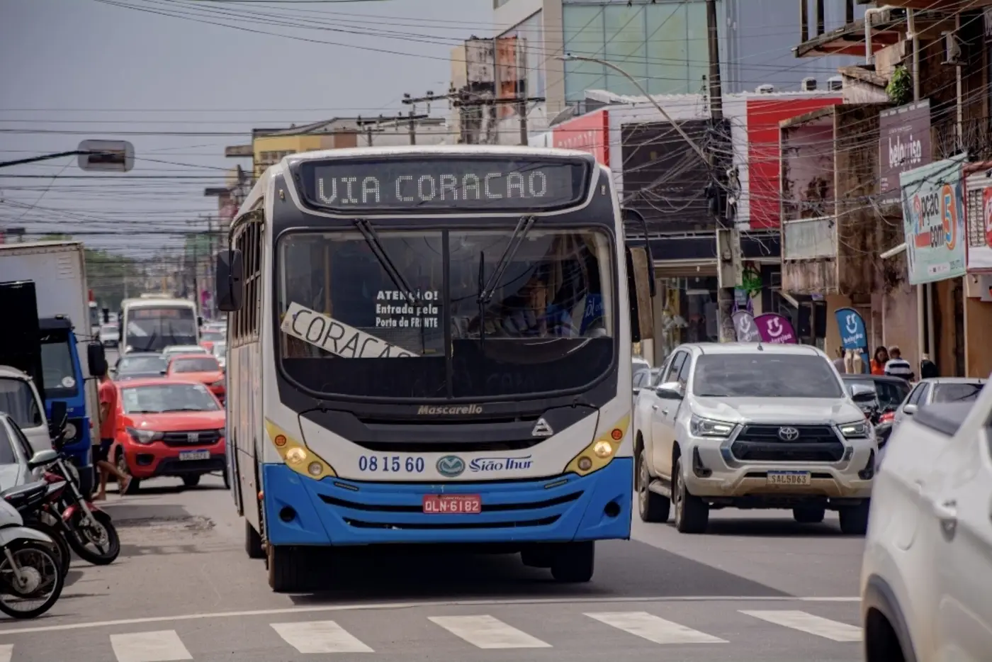 Os coletivos vão atender o público sem cobrança da passagem, das 18h às 6h