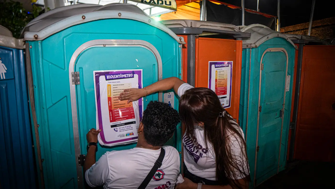 Campanha “Mulheres Vivas” é enfatizada no Réveillon do Amapá 2026 com ações de panfletagem, orientações ao público, divulgação dos canais de denúncia e acolhimento