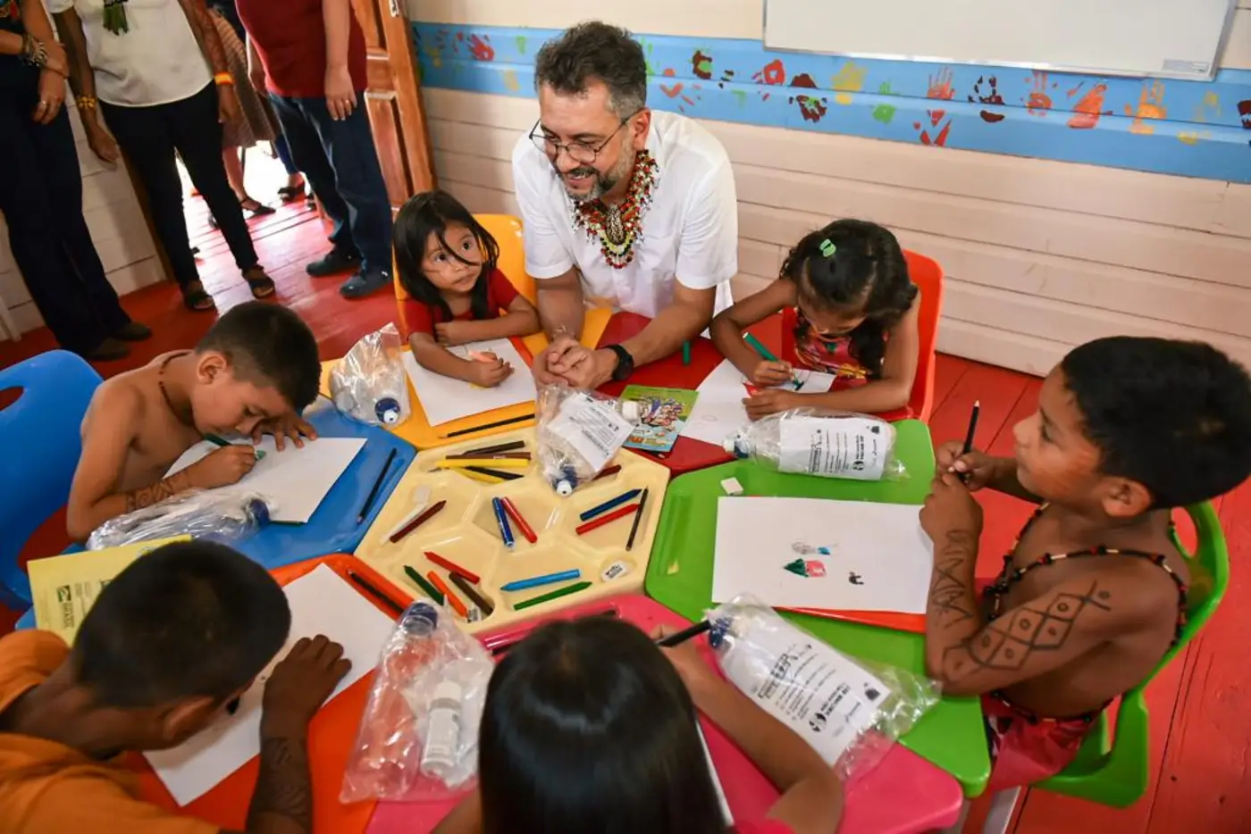 Governador Clécio Luís fará concurso público para fortalecer a educação indígena no Amapá