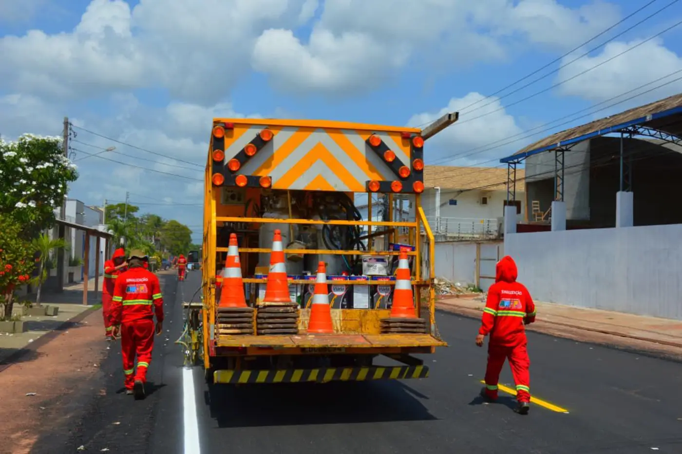 Governo conclui melhoria na malha viária do bairro Alvorada com sinalização horizontal