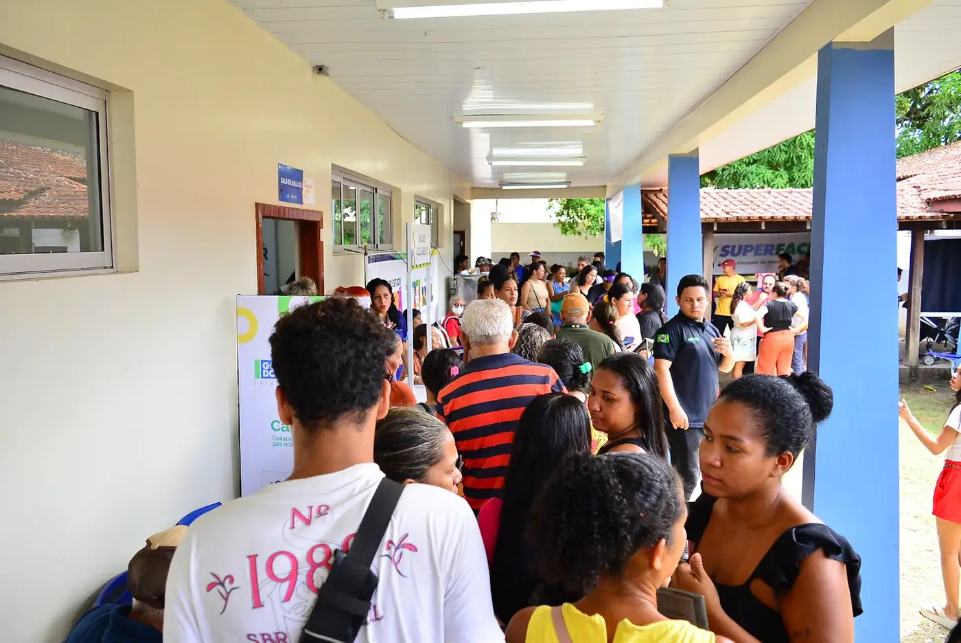 Iniciativa interministerial oferta diferentes serviços e destaca a emissão da ID Jovem para a juventude local