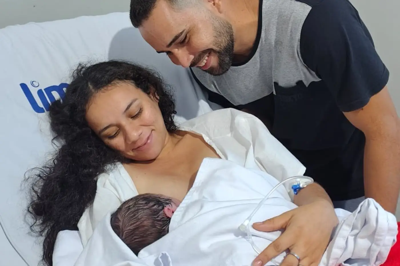 Família celebra o nascimento de Naor Caldeira Colares, o primeiro bebê de 2026 na Unidade Mista de Saúde de Vitória do Jari