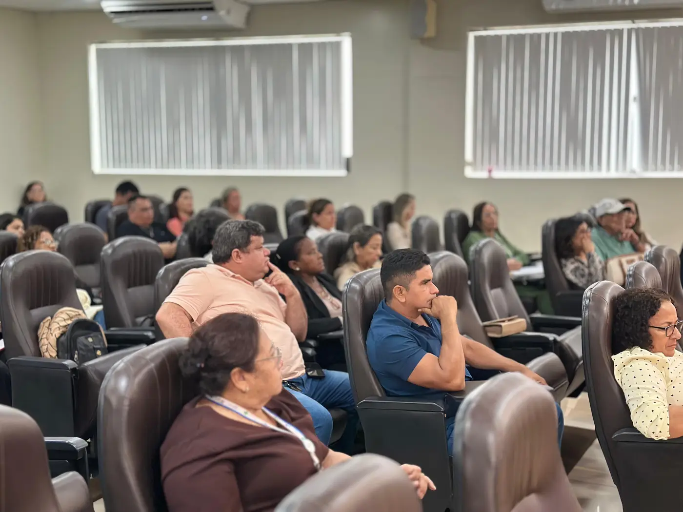 A oficina reúne áreas técnicas da Sesa, representantes das unidades hospitalares do interior