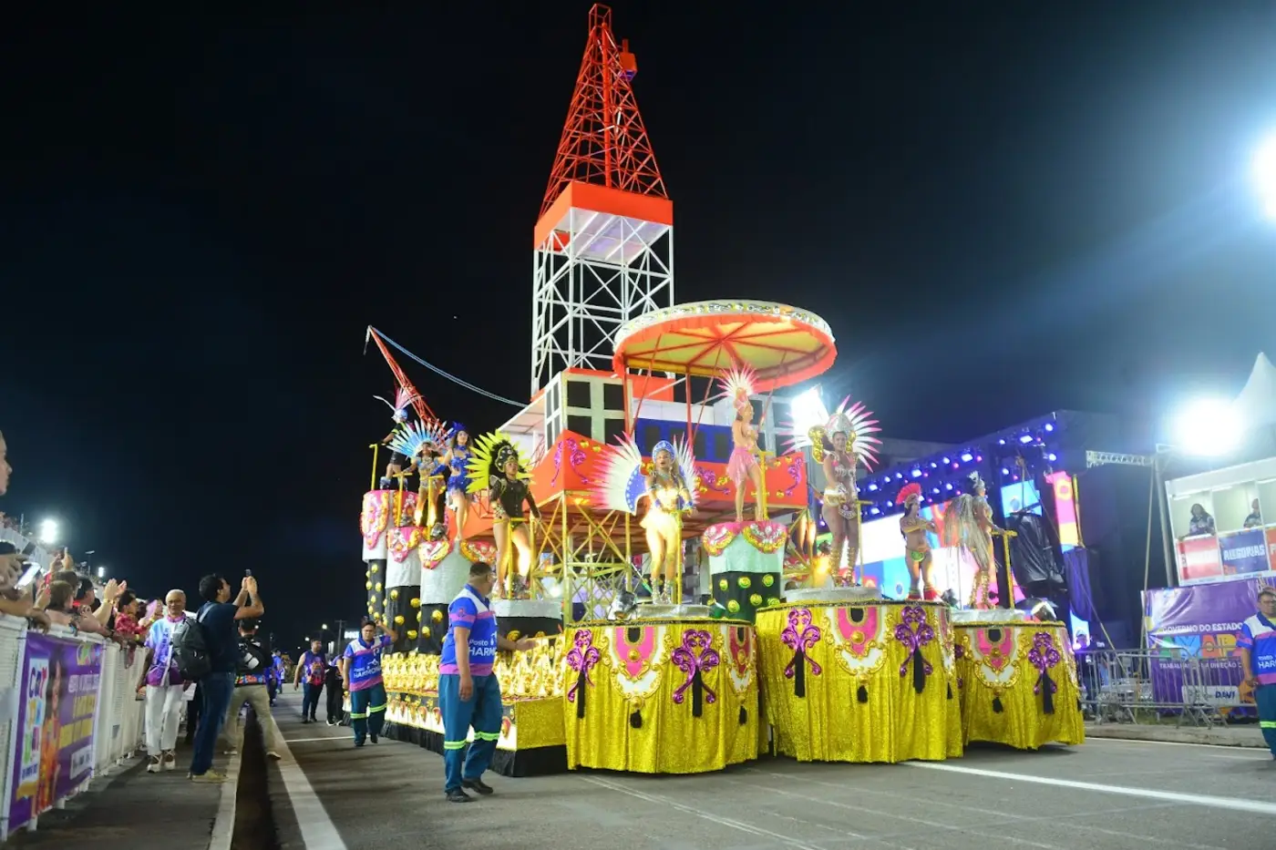 Embaixada de Samba Cidade de Macapá abre o desfile oficial do Carnaval do Amapá