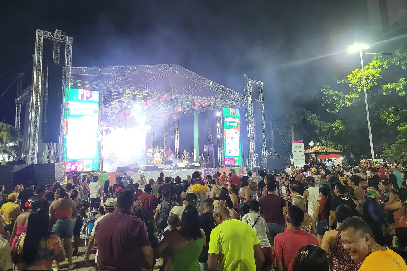 Programação promete reunir público diverso na Praça da bandeira