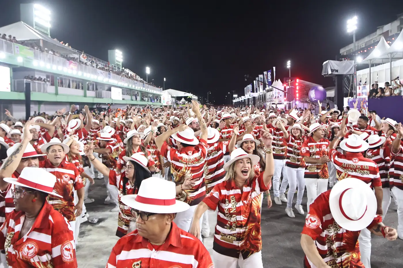 Boêmios do Laguinho se apresentou na 1ª noite do Carnaval 2026