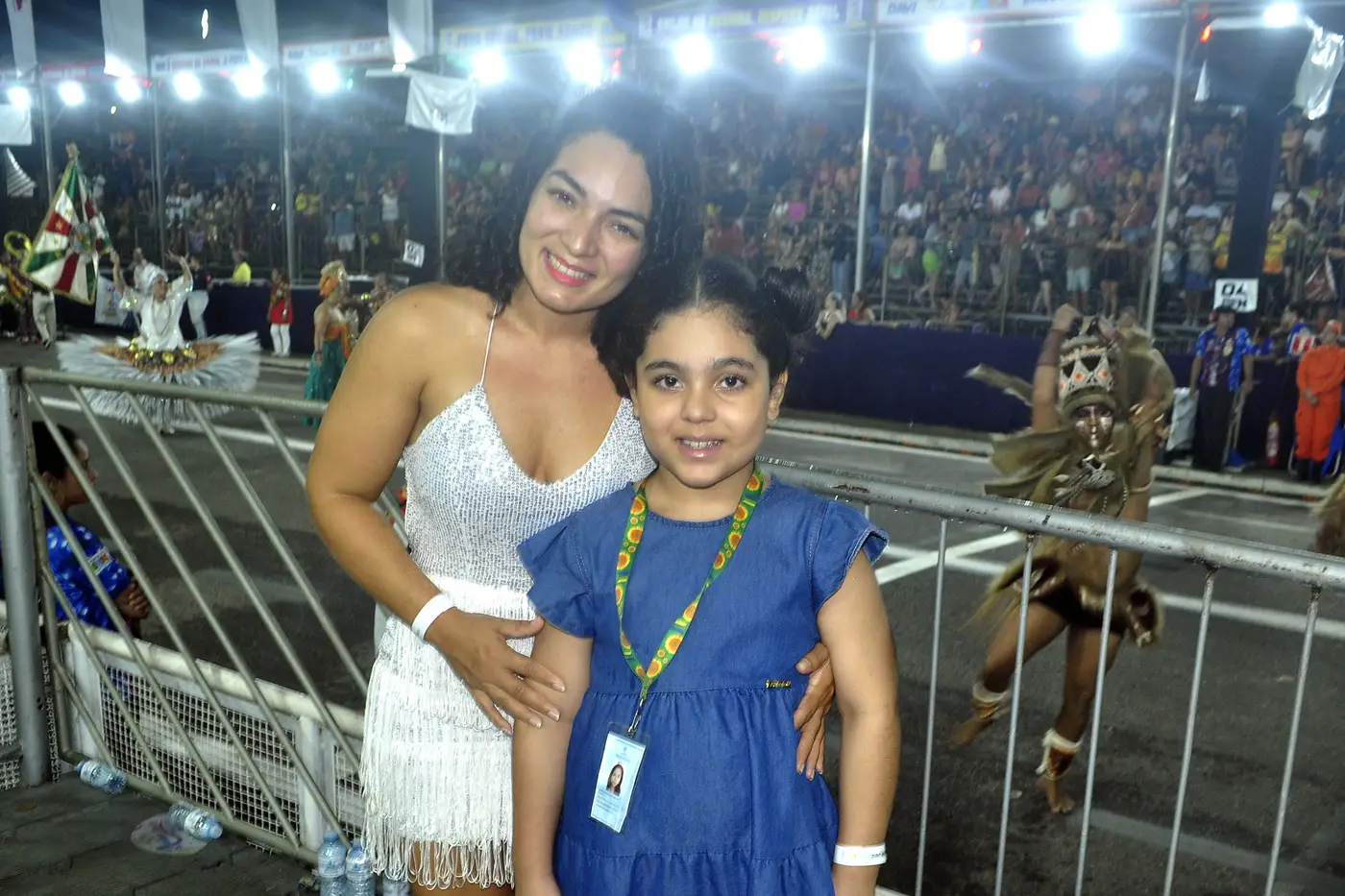 Erika Freires e a filha Sara Freire curtem carnaval na área PcD