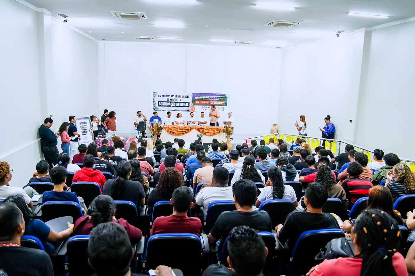 Foram debatidos os impactos educacionais, jurídicos e legislativos da bonificação regional, bem como as estratégias para fortalecer a política