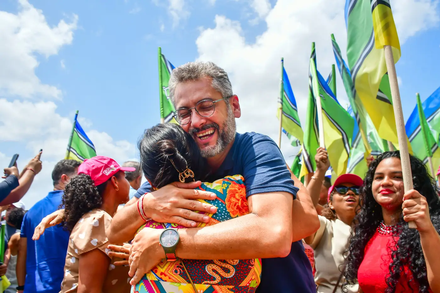 Recepção calorosa da população de Tartarugalzinho ao governador Clécio Luís