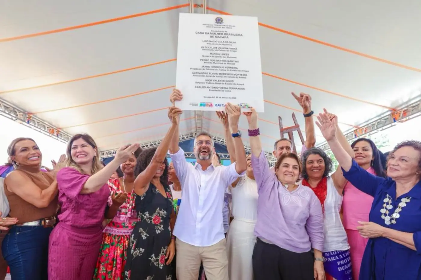 Governador Clécio Luís e a primeira-dama, Priscilla Flores, na entrega da Casa da Mulher Brasileira