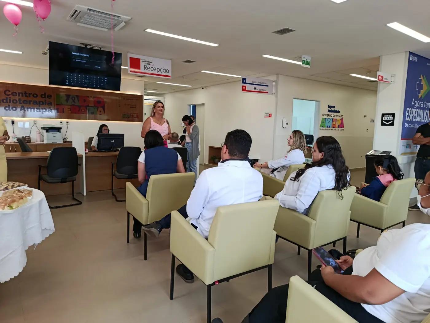 Pacientes e profissionais participaram de uma manhã de acolhimento no Centro de Radioterapia do Amapá em homenagem ao Dia Internacional da Mulher