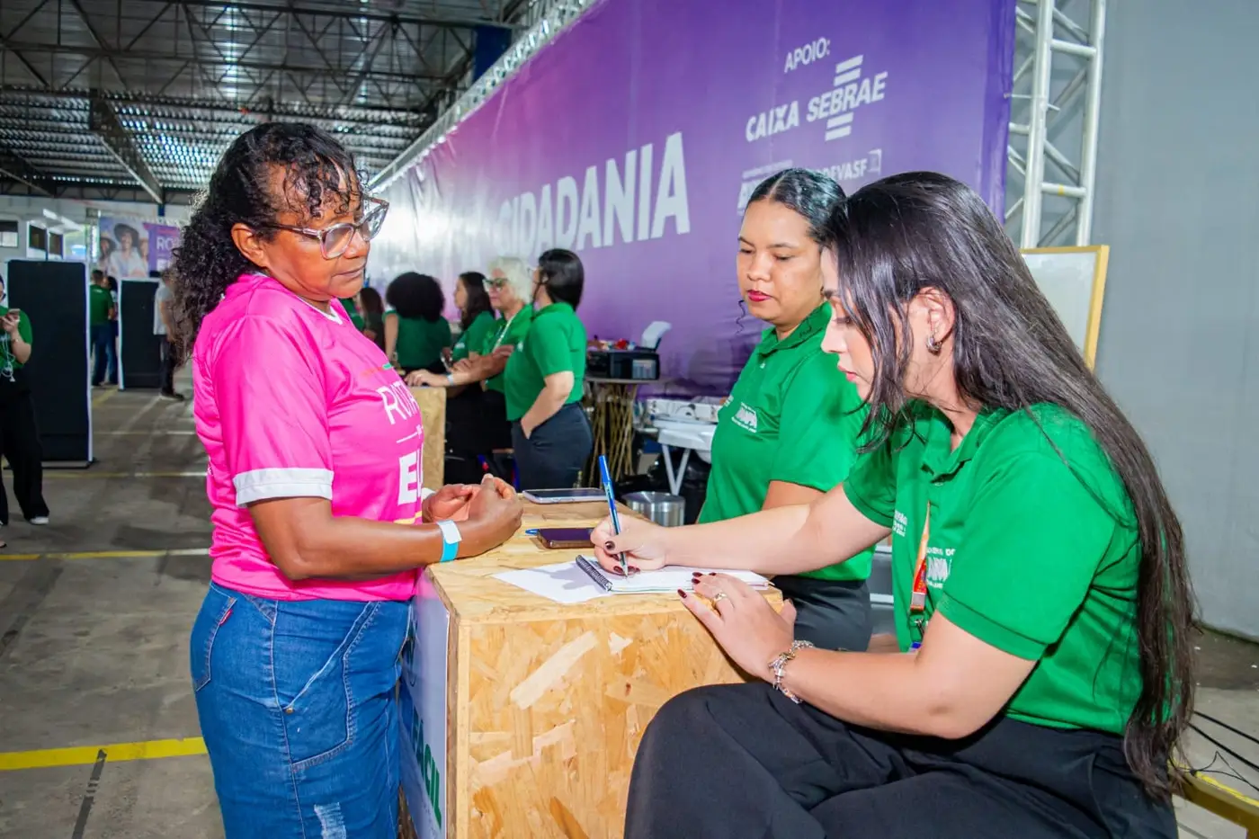 As equipes realizaram atendimentos para emissão e atualização de CPF, Cartão do SUS, além das carteiras de identificação para pessoas com Transtorno do Espectro Autista (TEA) e o cordão de Girassol (para deficiências ocultas)