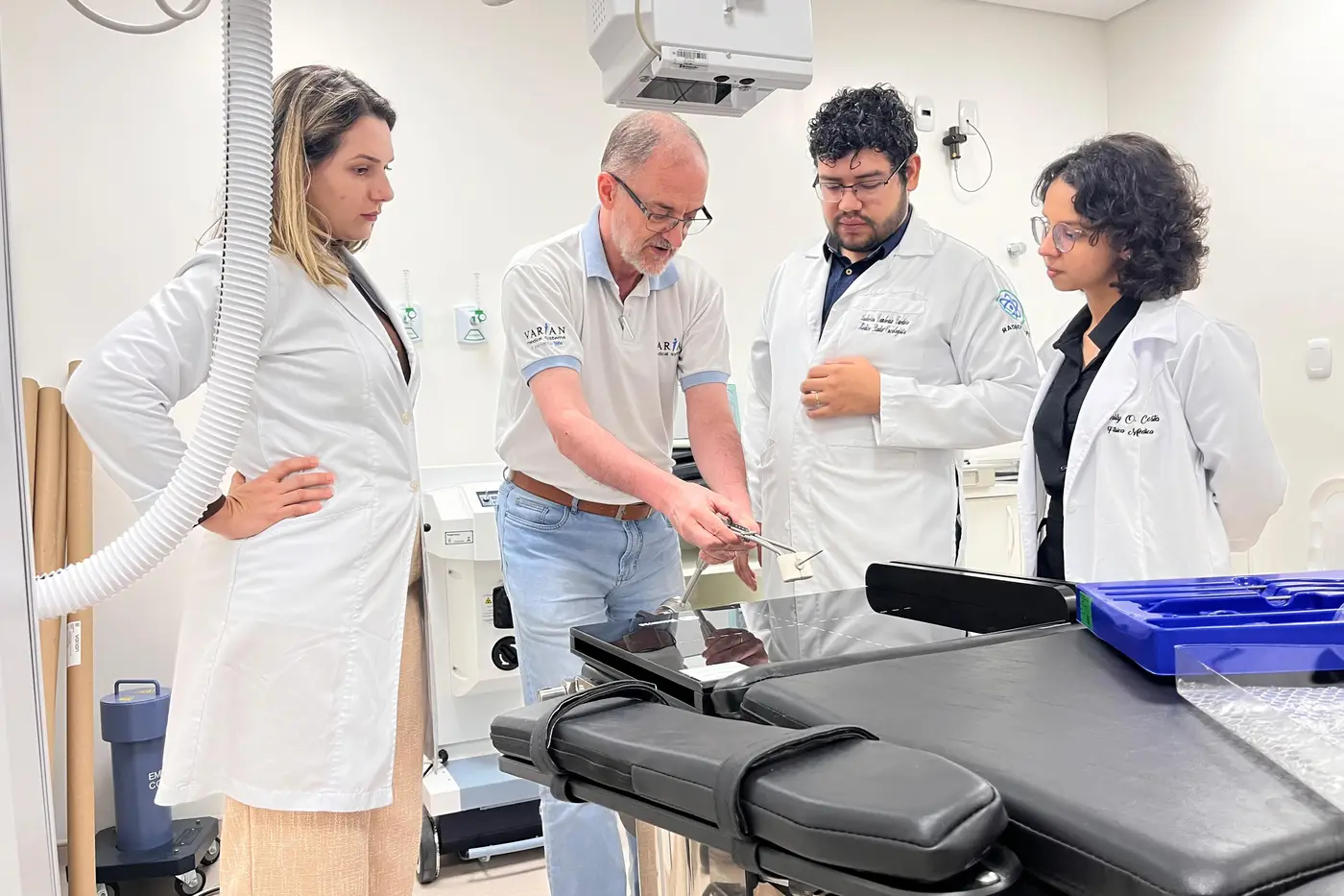 O objetivo é alinhar o uso de um novo equipamento que permitirá ampliar a oferta de tratamentos oncológicos no estado