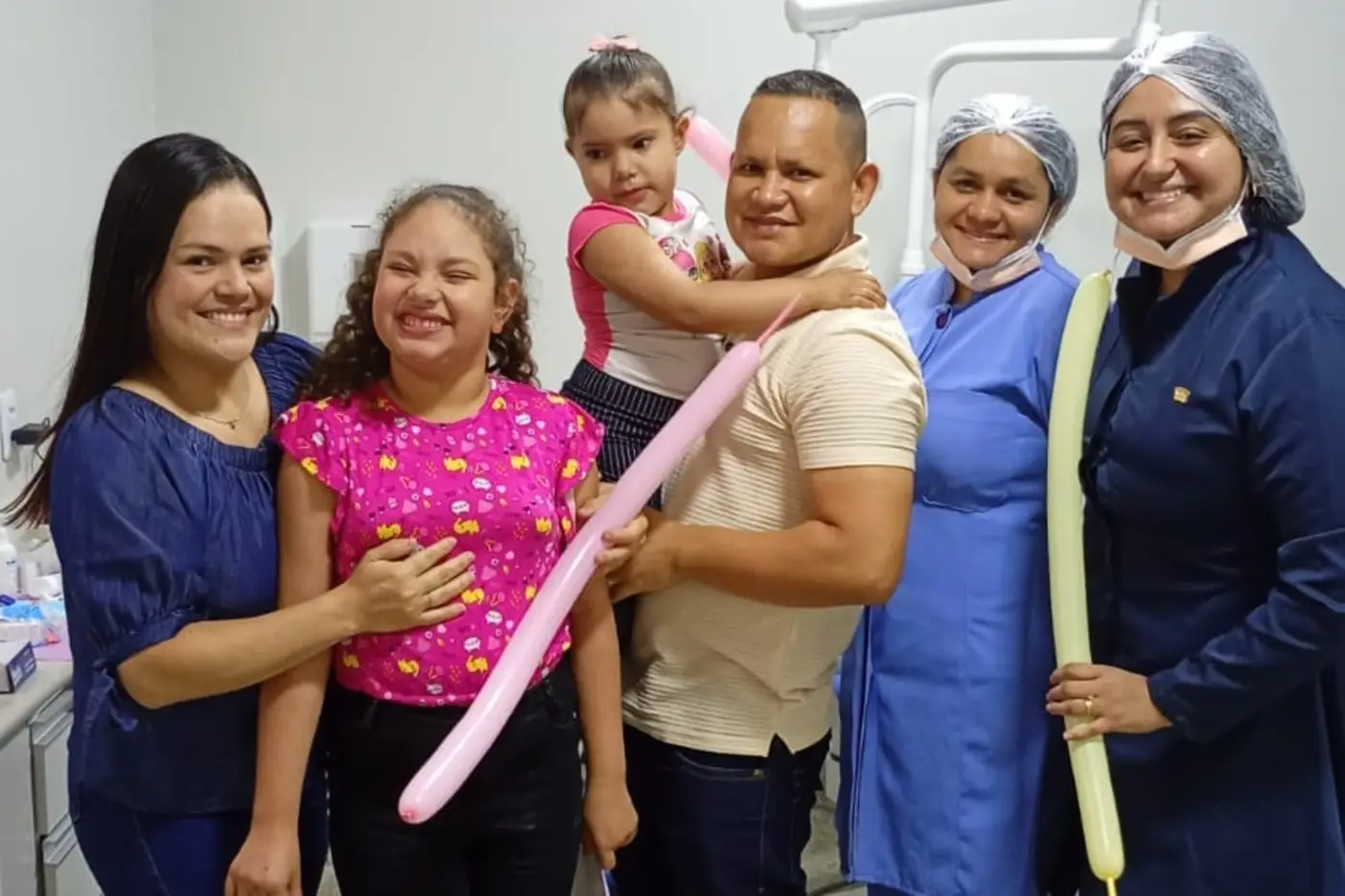 Entre as primeiras pacientes atendidas estão as irmãs Ana Júlia, de 12 anos, diagnosticada com síndrome de Rett, e Ana Sophia, de 4 anos