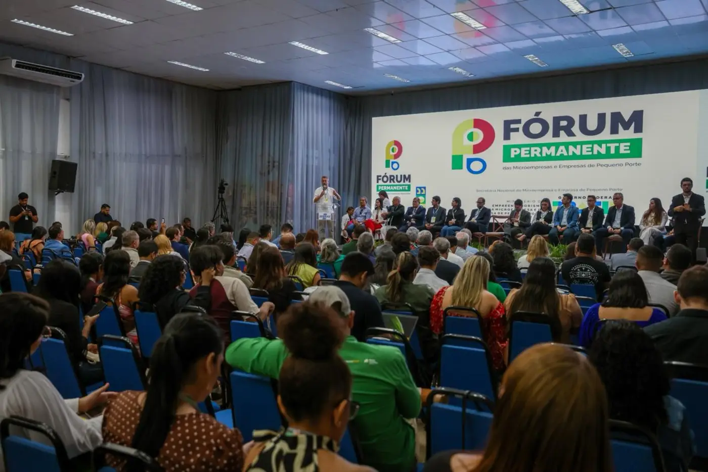 Auditório lotado acompanha a abertura da 1ª Reunião Ordinária do Fórum Permanente das Microempresas e Empresas de Pequeno Porte, em Macapá